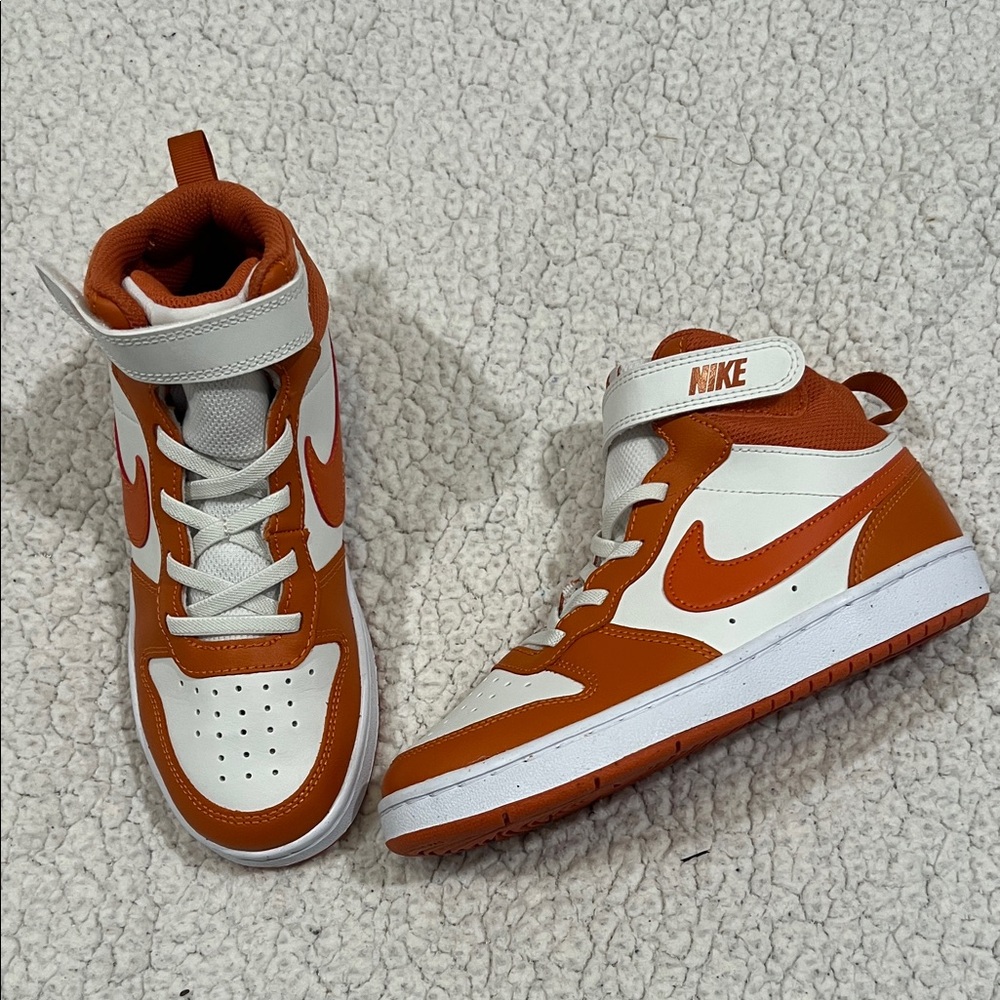NWOT Nike Mids | Size 2Y
